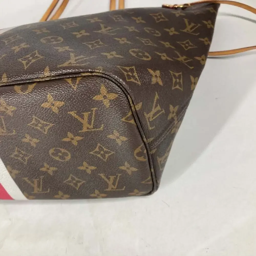 LOUIS VUITTON Brown Monogram Canvas Neverfull MM Shoulder Bag